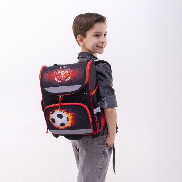 Ранец ЮНЛАНДИЯ WISE, 1 отделение, 3 кармана, устойчивое дно, "Football camp" интернет магазин karuselpodarkov.ru